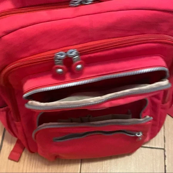 NWOT Big Pink Backpack w/ laptop pocket - Picture 4 of 13